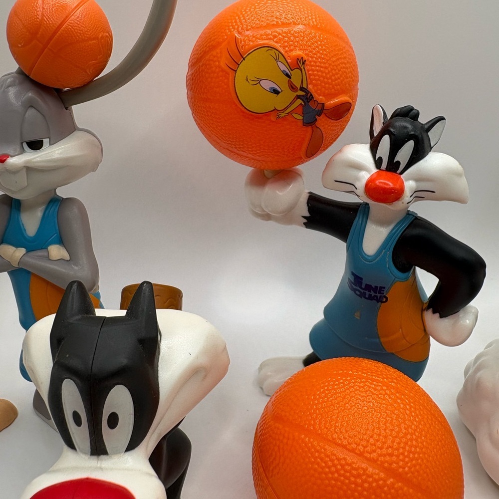 Space Jam Toy Lot – Lola Bunny, Bugs Bunny, Sylvester, Taz | 2021 McDonald’s Set - Picture 4 of 5